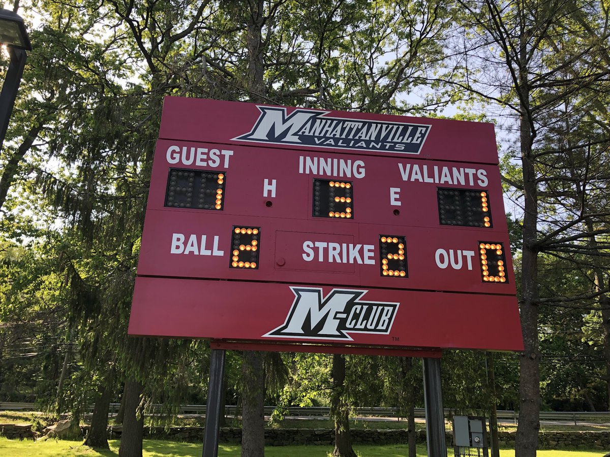 PolyBlueDevils's tweet photo. NYSAIS Softball Championship Game vs. Hackley tied at one in the middle of the 3rd Inning. #polyprepsoftball https://t.co/mF7hzFcZ0y