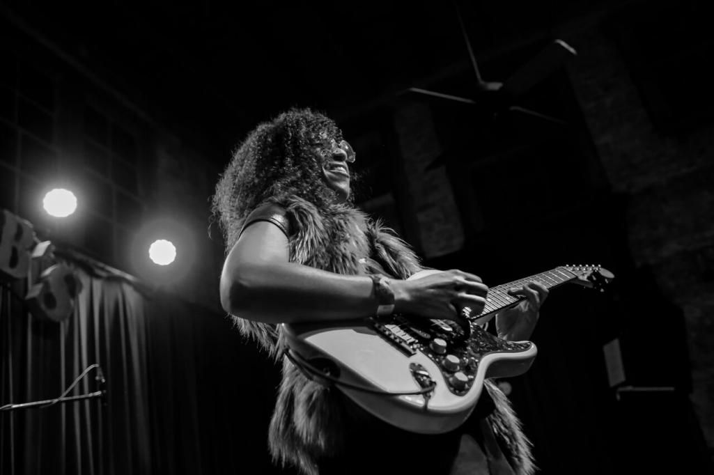 downtojam's tweet photo. How does the fashion industry influence emerging musicians? "No heels, No Bra, No Shame | J.Forks Now Playing". An article showcasing an emerging artist, Jackie Venson, and her relationship with fashion. https://t.co/zMMhHKi3Pf https://t.co/uu8YVDQp6b