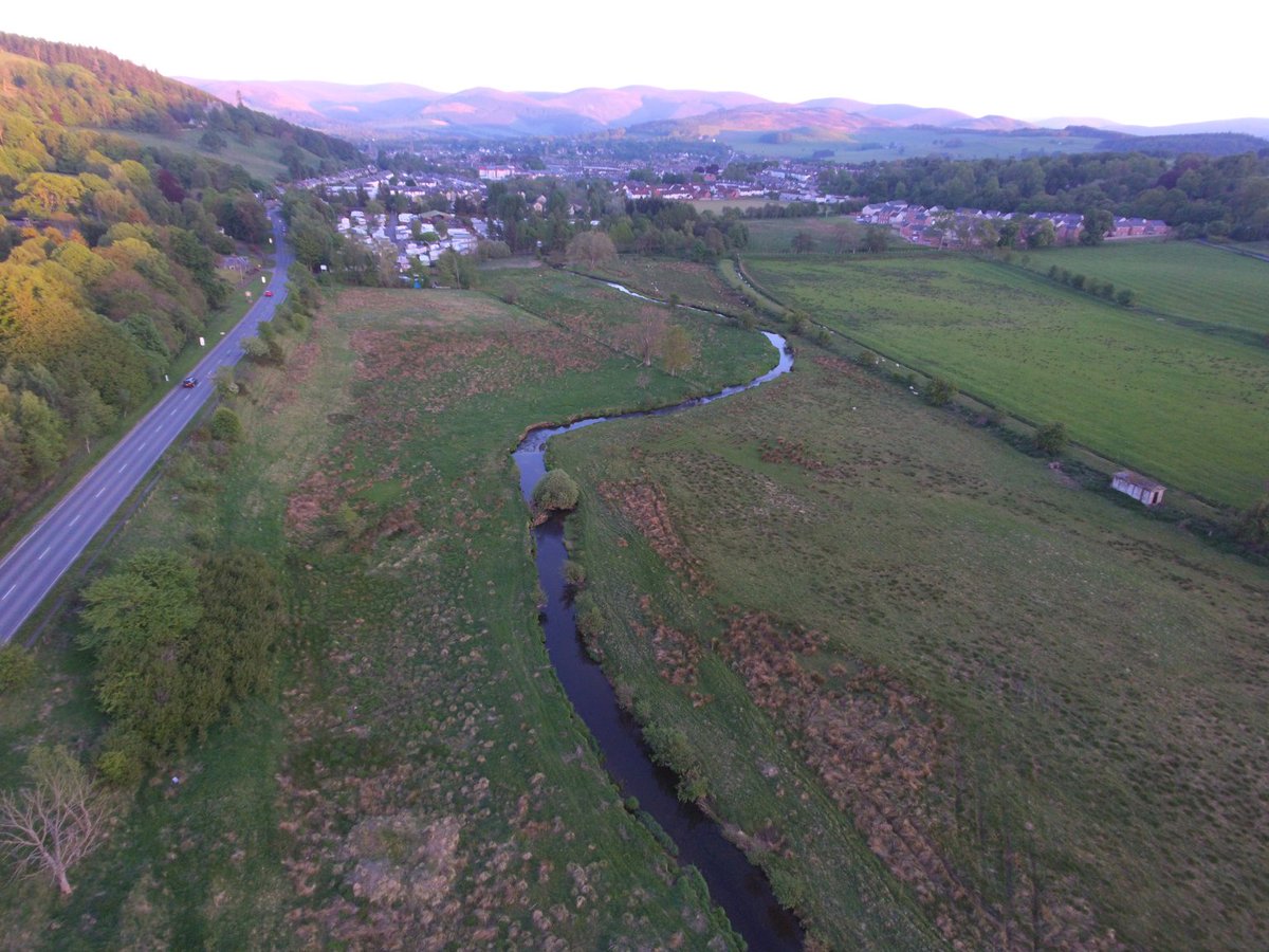 blythyken's tweet photo. My own wee nod to #ScotlandFromTheSky #Peebles from the North #GodsEyeView #Drone #YuneecBreeze @BBCScotland #cuddy https://t.co/rZQFVXevO1