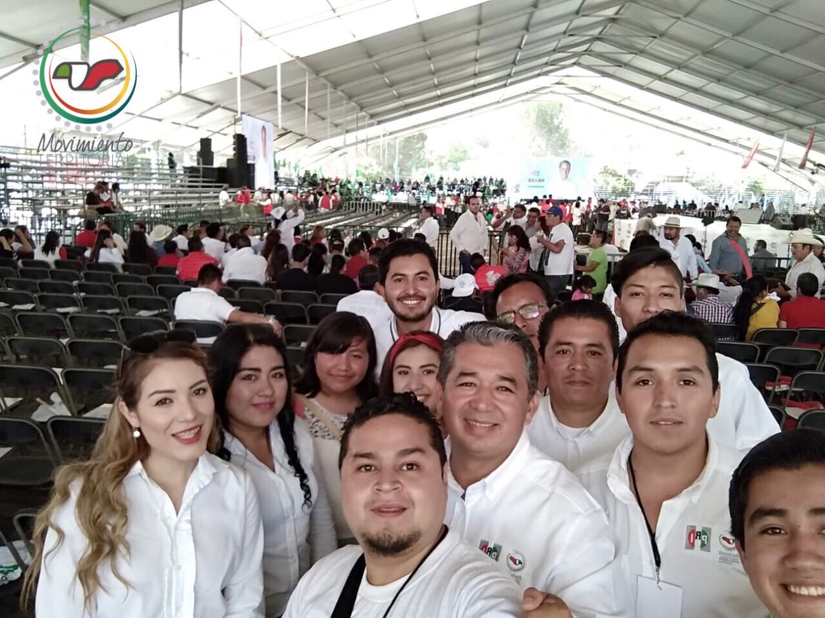 MT_TLX's tweet photo. La familia emetista está lista para recibir al próximo Presidente de #México @JoseAMeadeK. #AvanzarContigo #TlaxcalaConMeade @JuarezCisneros @ppcalzada @PRI_Nacional https://t.co/sZWehH0z0X