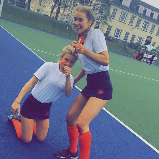 annaamacfarlane's tweet photo. happy birthday @sillysophie1234 !!! Hope you’ve had a fab day and can’t wait to celebrate, love ya 💘💘💘 https://t.co/zugfCuh05y