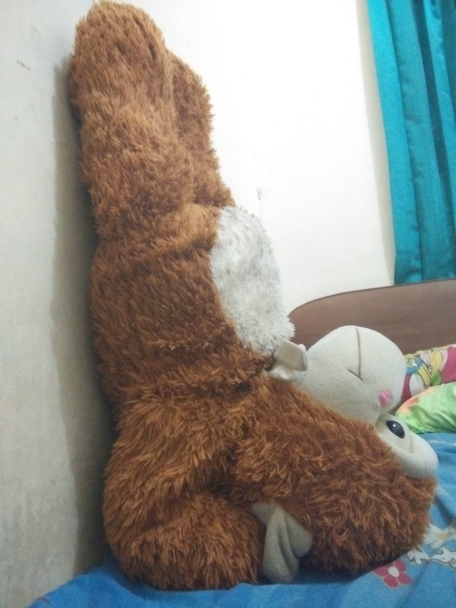 tukucuwr's tweet photo. sungguhlah ternyata sebahagia ini rasanya bangga kepada anak didik. sedari dulu kutempa utk selalu bekerja keras dan workout di sela2 kesibukan, kini dia sudah bisa mengangkat Sule. semoga kelak bisa mengangkat derajat kedua orang tua juga. aamiin. terima kasih atas dukungannya. https://t.co/xEm03LTFYe