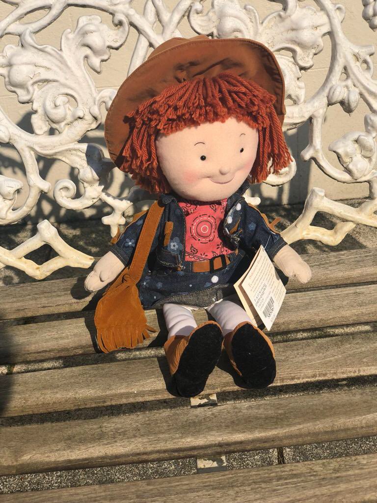 littlereddoll's tweet photo. Welcome to @Twitter @littlereddoll1 #littlered @FAOSchwarz https://t.co/aFXrF82wc0