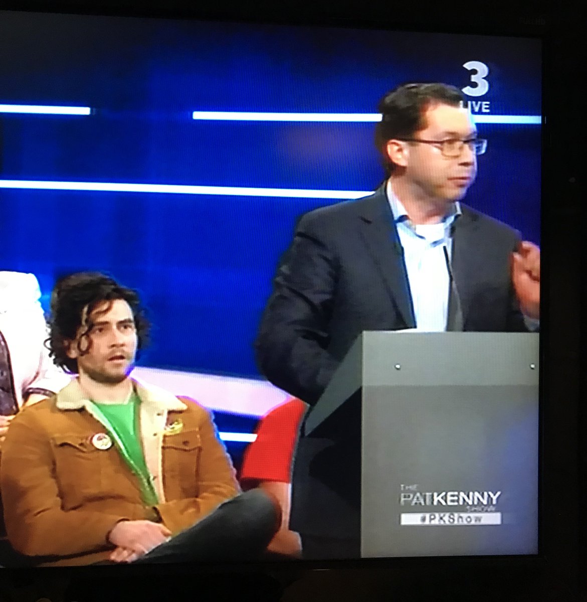 stephendevine89's tweet image. The lad behind Ronan Mullen with the facial expression of the nation #PKShow