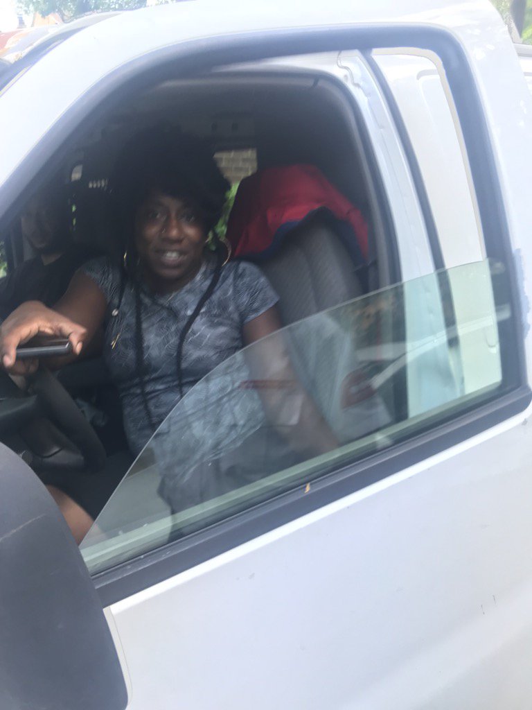 Crazy <a href="/LaserShip/">LaserShip</a> <a href="/LaserShipAssist/">LaserShipAssist</a> driver was behaving erratically today #lasership