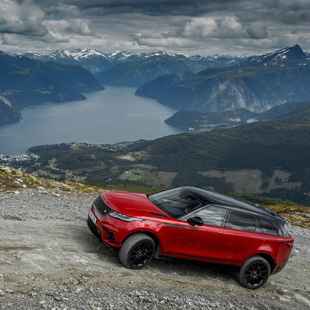 LandRoverMadis's tweet photo. Rolling up our sleeves as we set our focus upon a #weekend full of adventure. #RangeRoverVelar #HappyHumpDay #LandRover #RangeRover #SUV #4X4 #Best4X4ByFar #OffRoad #Design #WCDOTY #Luxury #CarsOfInstagram #InstaCar #AboveAndBeyond https://t.co/ENf9sBkd0s https://t.co/m3Fa3bbbKO