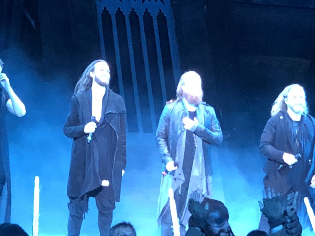 KnudsenLisbeth's tweet image. Stor Røde Orm premiere i Ulvedalene med gæstebesøg til vikingerne fra @kglteater. Rasmussen og hans Higher Ground fik lige lidt ekstra saft og kraft som afslutning .