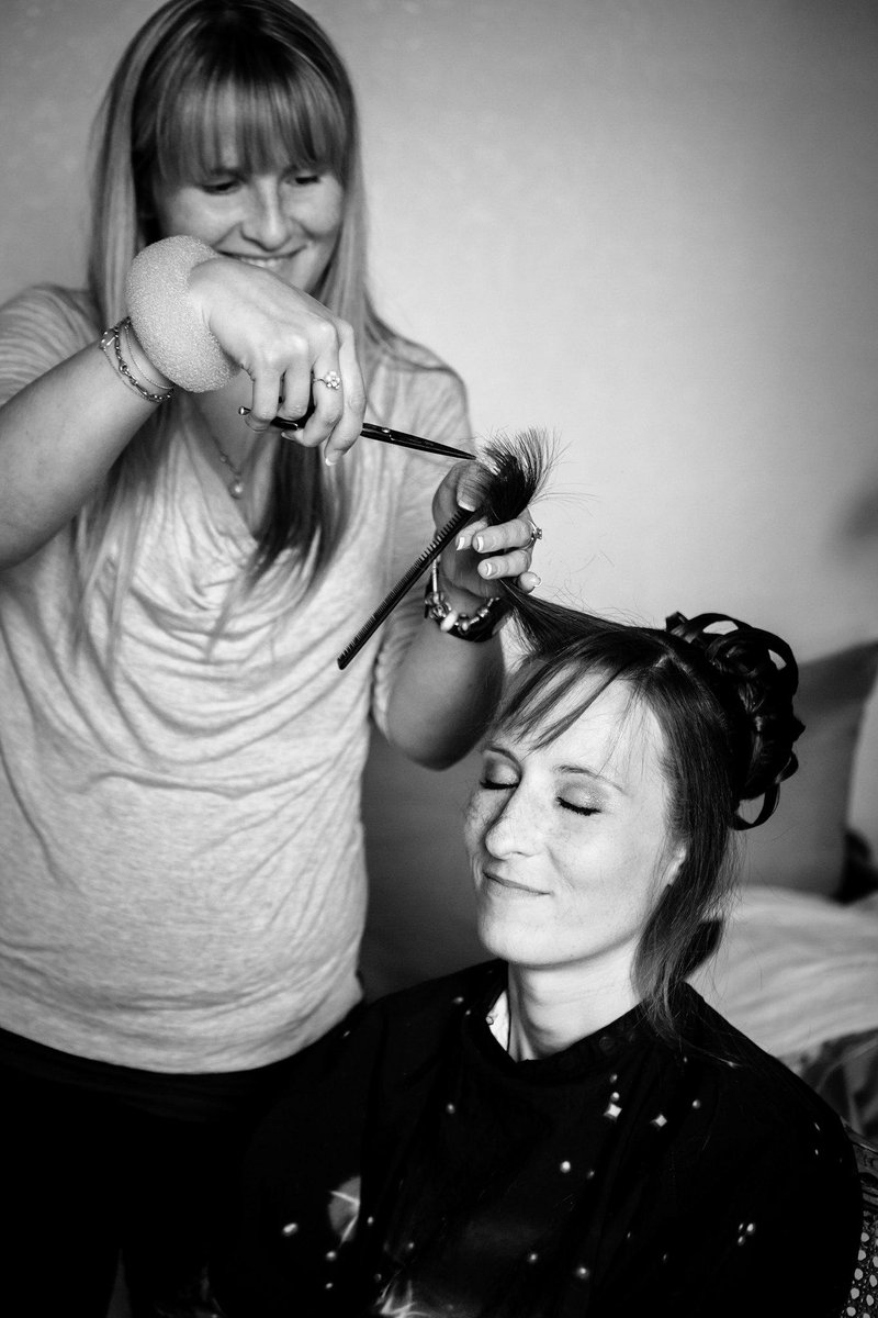 SegoLook's tweet image. Retour en arrière sur un mariage. Vous faire belles et avec le sourire; ma priorité.
#weddingday #photographytimes #lovemyjob #styliste #visagiste #coiffeuseàdomicile #bassindarcachon #bysegolook