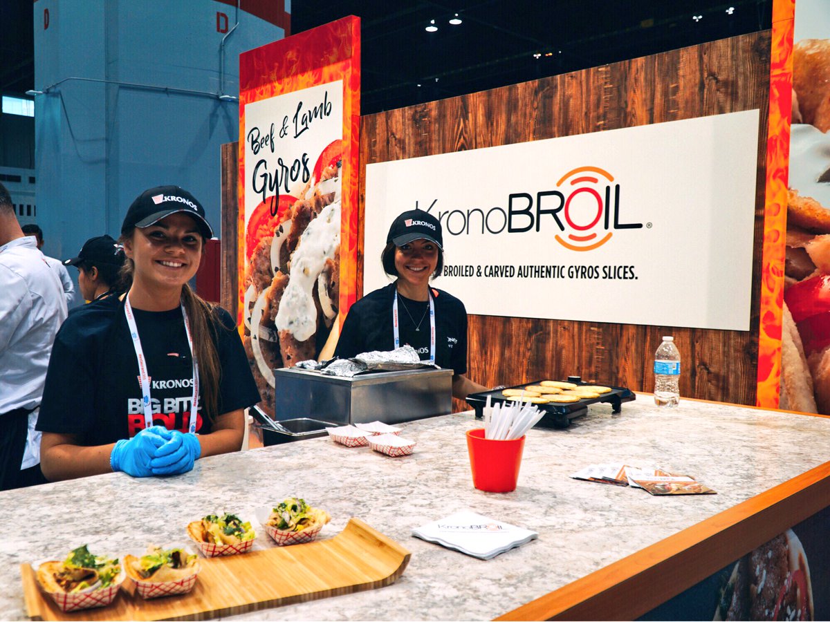 menusifu's tweet photo. What a great time we had at #NRAshow2018 ! Thank our friends @KronosFoods @SousVideCuisine @mysilpat for sharing the latest trends with us. https://t.co/wlITIjME1c