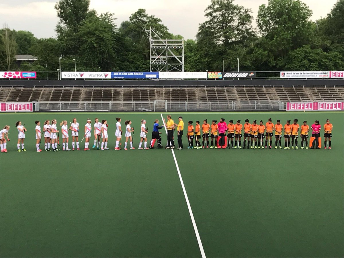 AHBCMB1's tweet image. Gisteren mochten we een heuse interland spelen tegen niemand minder dan het Indiase U16 team. En nog gewonnen ook :-) #tjakka #hockey #wagenerstadion #forzaAmsterdam