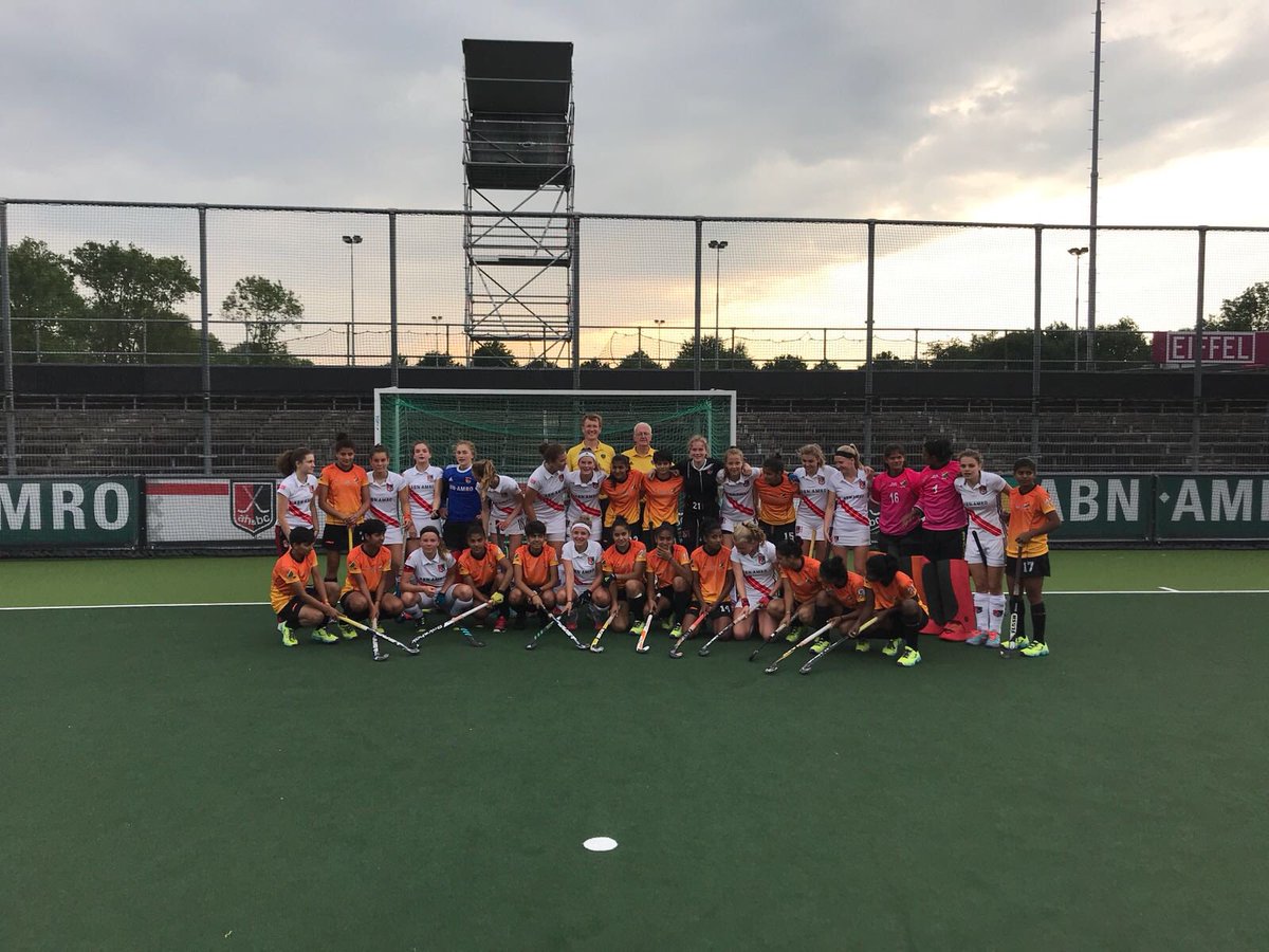 AHBCMB1's tweet image. Gisteren mochten we een heuse interland spelen tegen niemand minder dan het Indiase U16 team. En nog gewonnen ook :-) #tjakka #hockey #wagenerstadion #forzaAmsterdam