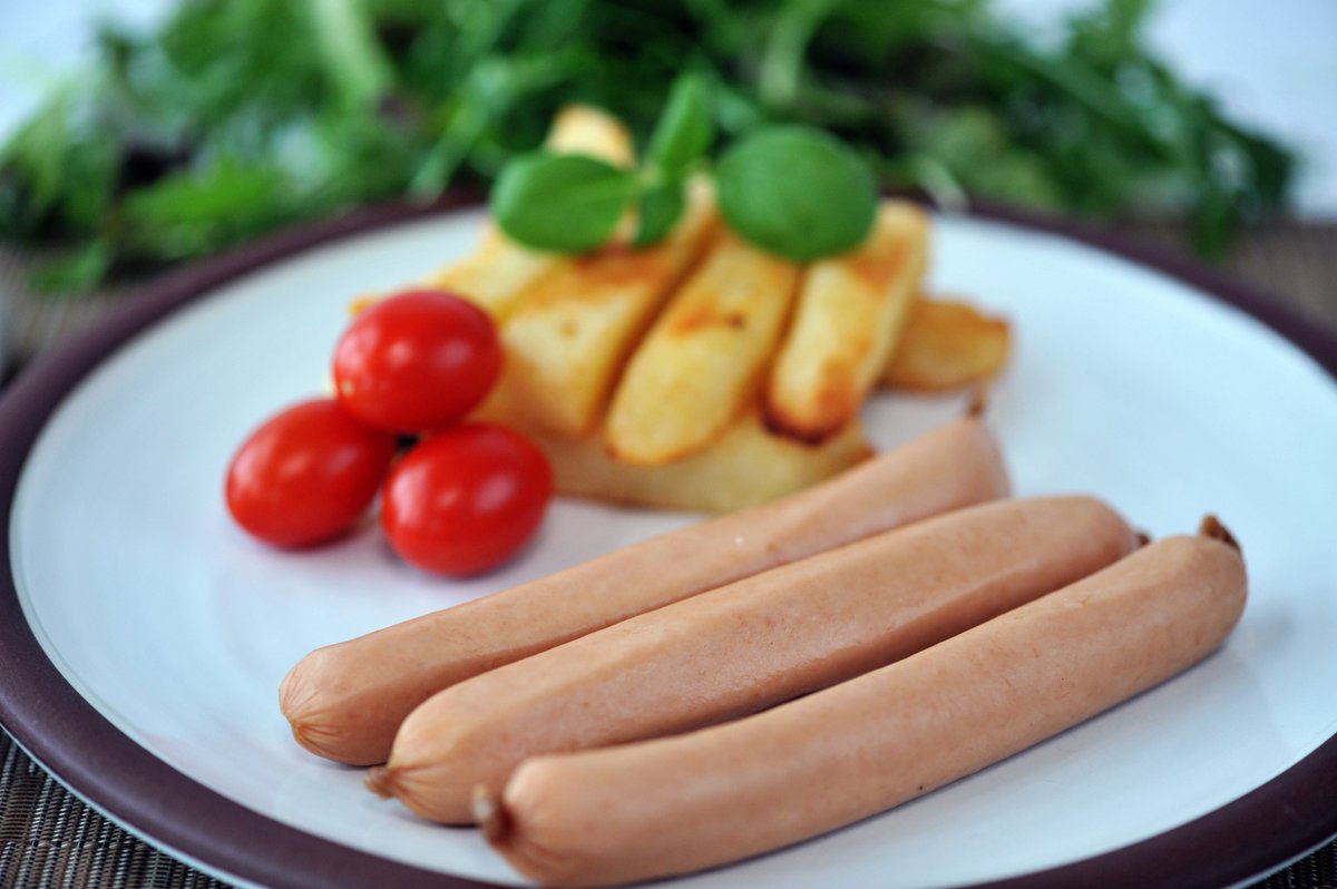 Tasting is believing! Try our wide range of international, delicious deli meats goo.gl/vTCKcd #deli #catering #meat #food