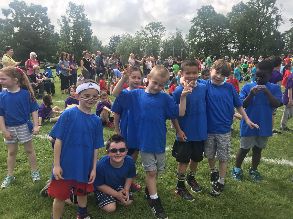 mrsyelin's tweet photo. First Grade Field Day was a blast! Thank you to our awesome PE teachers! https://t.co/fnNUwMAbEi