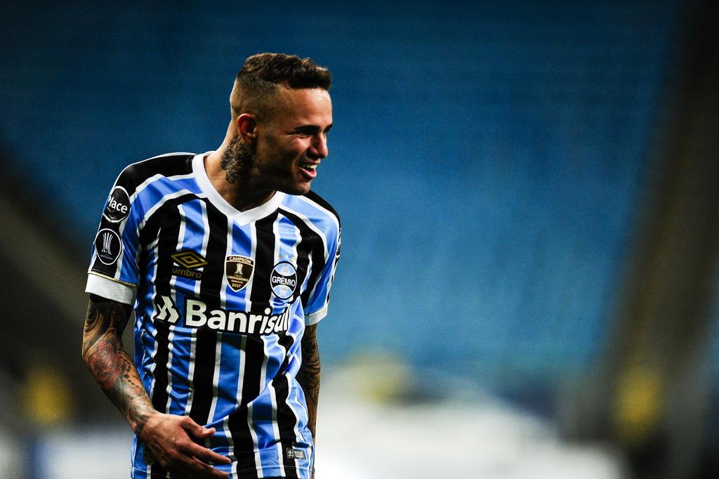 mbertoncello_'s tweet photo. Luan com a camisa do #Grêmio:
• 237 jogos
• 65 gols
• 43 assistências
Em 2018:
• 21 jogos
• 8 gols
• 5 assistências
#LUANEL 🤘⚽️
📸 Anderson Fetter https://t.co/jyDP4GM4V4