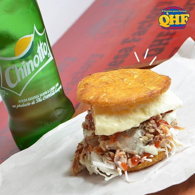 qhfactory's tweet photo. Ven por tus arepitas con bastante pernil para no perder la costumbre 😝. Pídelas por delivery o Visítanos en el C.C. North Center a partir de las 6:00PM
.
#QHFadictos #QHFlovers #qhfactory #foodporn #fastfood #hamburguer https://t.co/I7EmBzlVnu https://t.co/cRCwnvuG3U