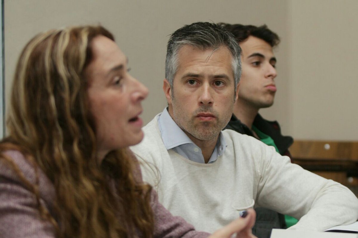 leandrobusatto's tweet photo. Ya estamos en la Facultad de Ciencias Juridicas y Sociales @FCJS_UNL de la @UNLitoral, invitados por la agrupación @JaqueFcjs, con @lucila_puyol charlando sobre Violencia de Género y Femicidios https://t.co/Y7jwXdZxqD