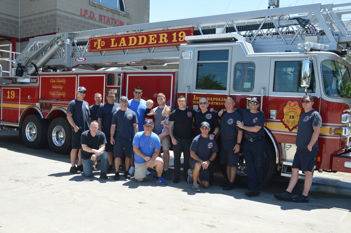 IFD_NEWS's tweet photo. Our Family Serving Your Family isn’t just lip service. We live it everyday w/ all that we do. Sharing our traditions w/ you &amp; our own - keeps us focused on the important things.  #Family &amp; #Community 🚒 We are Grateful to Serve. #EveryoneGoesHomeSafe https://t.co/tYiJTWP9cO