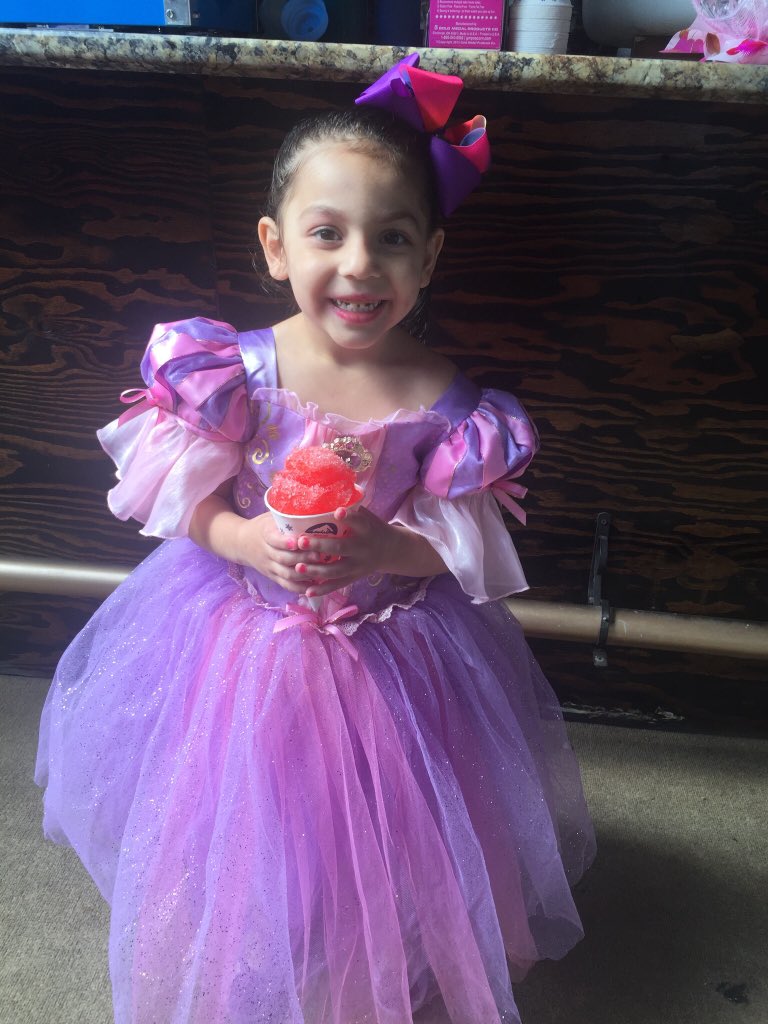 crepe_le's tweet image. Snow Cone ❄️ Station and Pop Corn Station by Le Chef Crepe 👩‍🍳