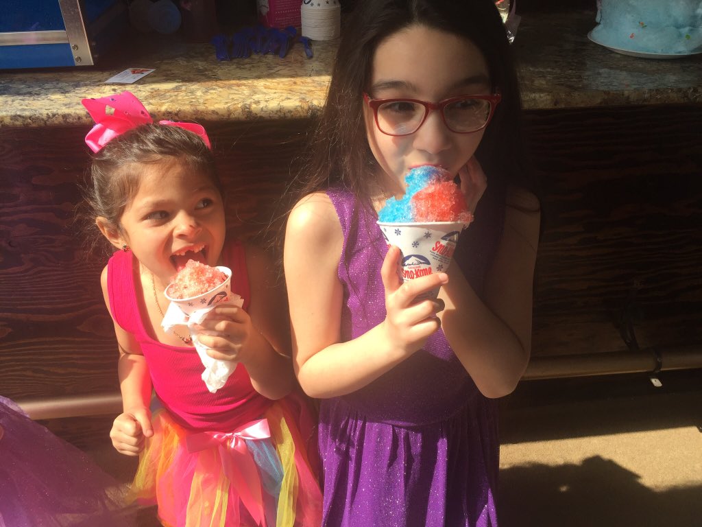 crepe_le's tweet image. Snow Cone ❄️ Station and Pop Corn Station by Le Chef Crepe 👩‍🍳