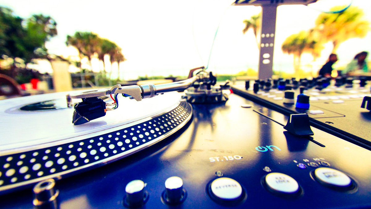 StantonDJ4Life's tweet photo. #tb
Summer time is here! Get those summer time playlists ready Stanton Dj's!
#summertime #playlist #summerjam #beachlife #musiclive #turntable #stanton https://t.co/0aTOj9efQ6