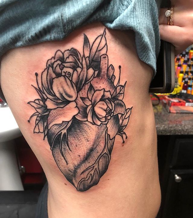 LBITattoo's tweet photo. An awesome rib piece by Ace! 
@acetattoo12 
#runyourmachinenotyourmouth 
#aceabase #femaletattooartist #ribtattoo #blackandgrey #blackworktattoo #blackandgreytattoo #runyourmachinenotyourmouth #lbi #lbi2018 #lbicrew #lbitattoo #lovebloodink #lovebloodinktattoo #clarksville #… https://t.co/JrgItPkQpK