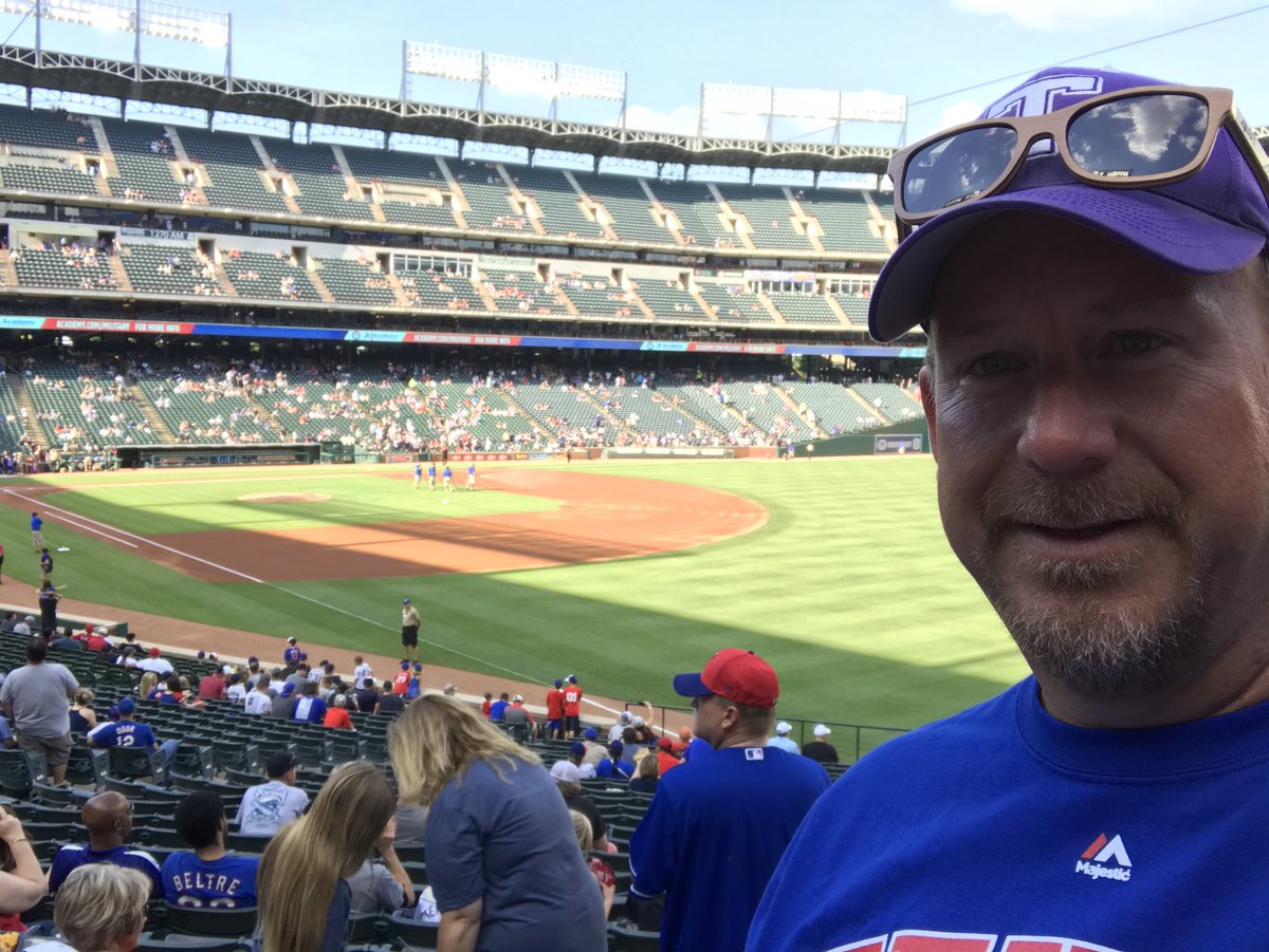 JonReasor's tweet photo. Let’s go @Rangers beat the Yankees!!! With @robertreasor #toppshr https://t.co/VkDOy3o7sb