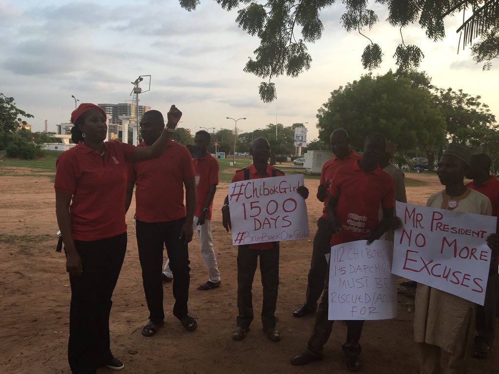 MKabrik's tweet photo. Solidarity Forever
Soli Soli πΌπΌπΌ
#NotWithoutOurDaughters
#BringBackOurGirlsNOW
#WhereIsLeahSharibu
#NeverToBeForgotten https://t.co/p3hYdqVTZ8