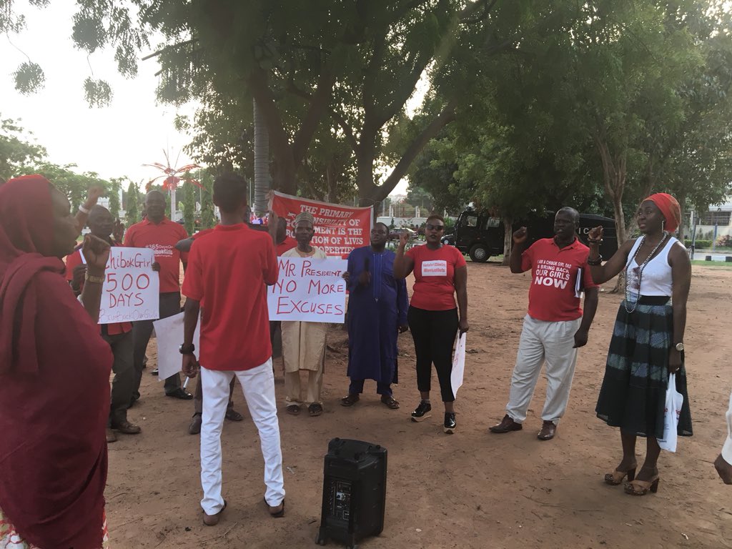 MKabrik's tweet photo. Solidarity Forever
Soli Soli πΌπΌπΌ
#NotWithoutOurDaughters
#BringBackOurGirlsNOW
#WhereIsLeahSharibu
#NeverToBeForgotten https://t.co/p3hYdqVTZ8