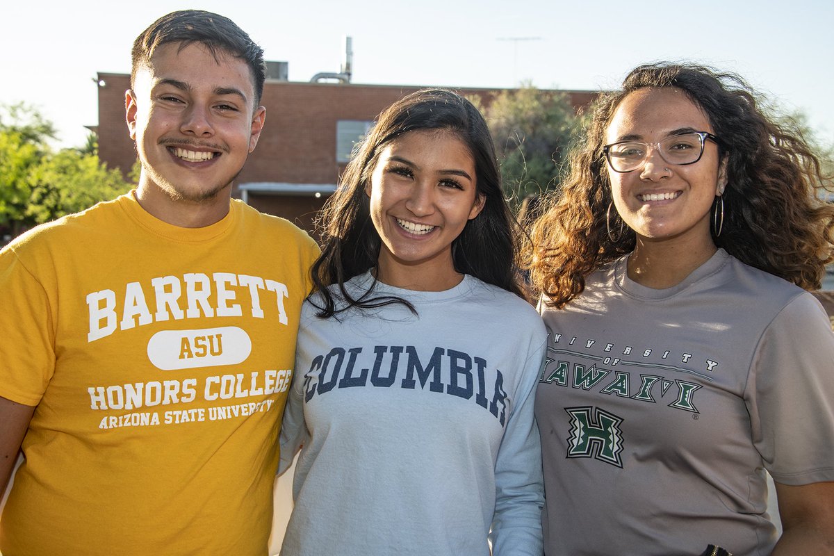 tucsonunified's tweet photo. Check out some shots from the @UniversityHigh Student Declaration Dinner from yesterday! @uhs__stuco @uhsperspective @UHSAPHG @varsityecon #TUSDGrad https://t.co/aW0SqkFukp