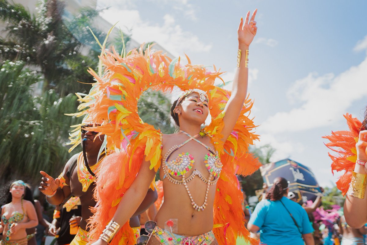 PTCayman's tweet photo. The sun was blazing and the music was blaring – here's some of our coverage from Batabano a few weeks ago @batabano_cayman https://t.co/ca6qfV89nI #batabano #carnival #CaymanIslands #GrandCayman #CaymanCarnival @cayman_islands https://t.co/vKos50og0V