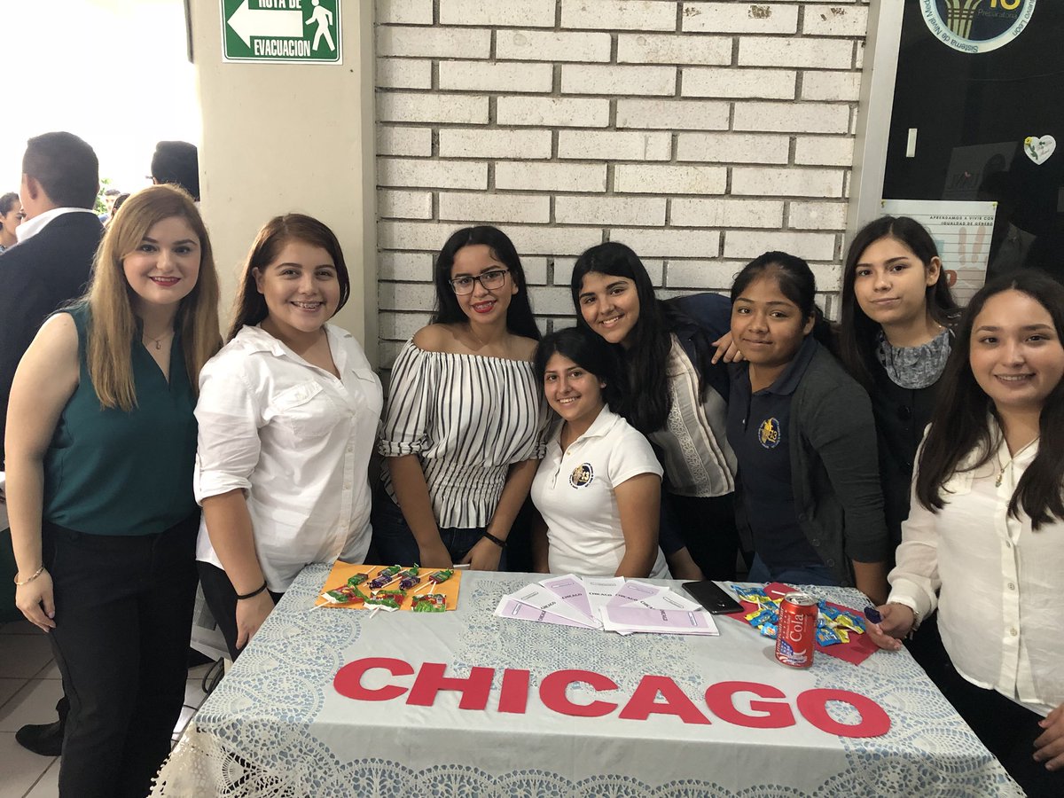 anaguajardov's tweet photo. Final proyect, important cities of the United States ๐บ๐ธ, last day with my students. #CAADI (Group 5) https://t.co/I0BsoAIJra