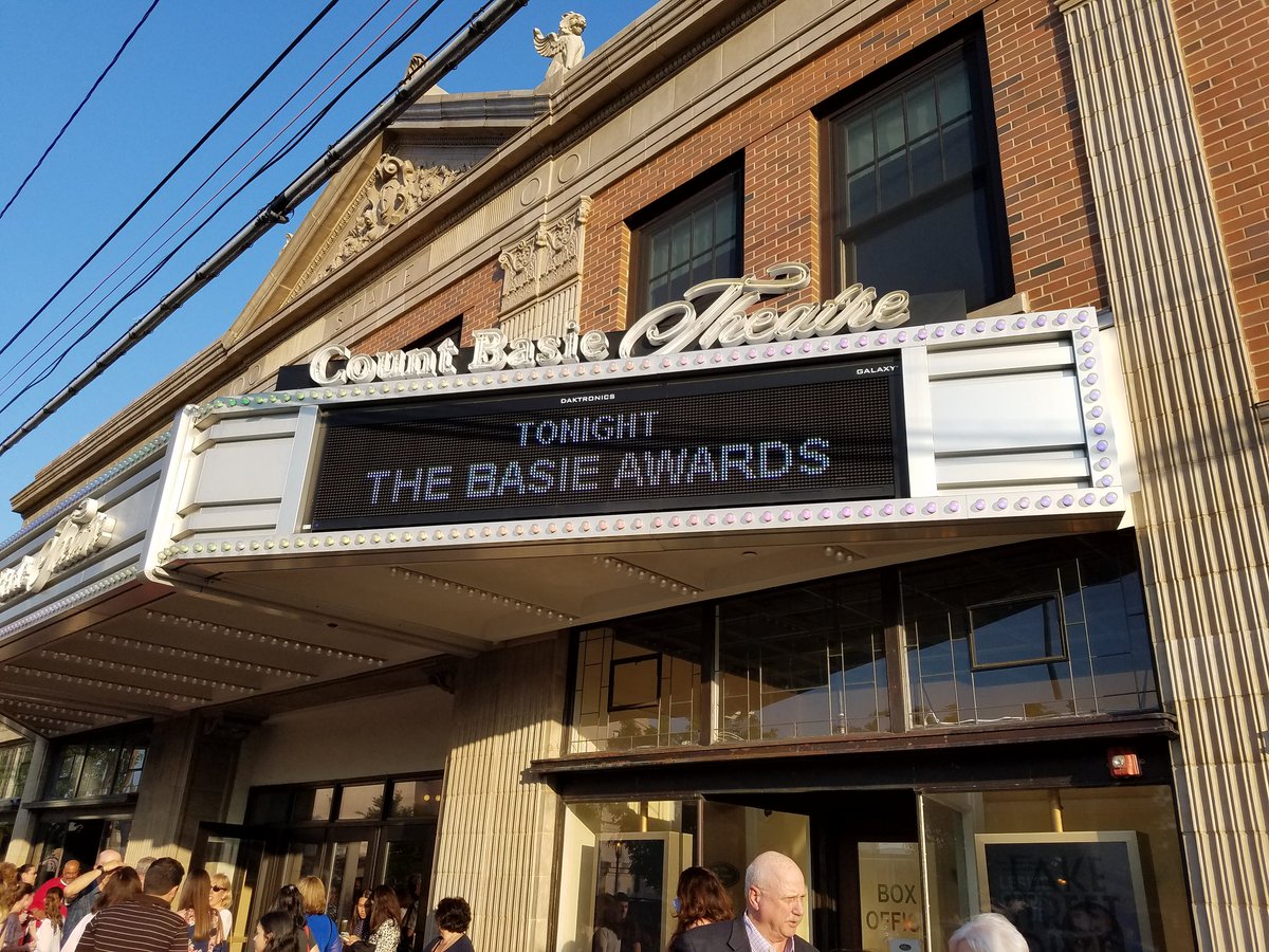 brian_bonafitz's tweet photo. Can't think of a better way for @hmkathyfitz1125 &amp; me to spend our 20th anniversary than watching our daughter Elise &amp; the cast of #CBAFiddler perform at #TheBasieAwards!! Break a leg &amp; grab that Basie, @PegasusProdCo!! #TheBasies18  #WednesdayNightFitz #ProudDad https://t.co/i3nWDJ3QWF