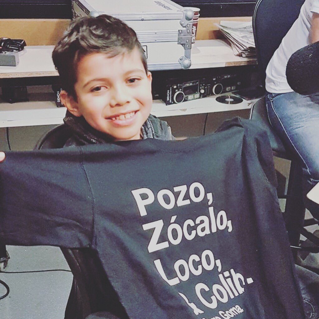 Juaferrari's tweet photo. Hoy se fue la primera (y por ahora unica) remera de @Magogomaok - El diseño es del genio de @muttded (vean los laburos que hace en https://t.co/GNUyZDF9M0 ) Gracias Fede y Mariel (los ganadores de esta gema). Queremos hacer mas... https://t.co/zyqJoRZa7K