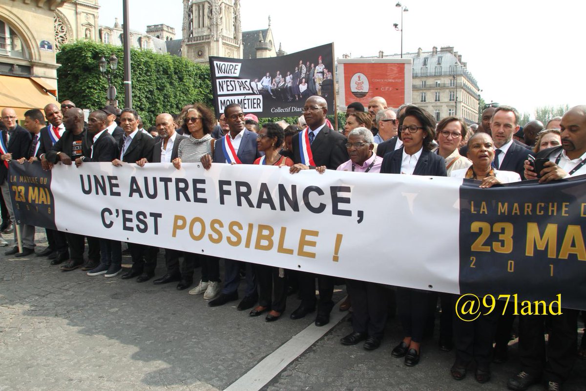 ILS ONT MARCHÉ !
@SOS_Racisme 
#lamarchedu23mai2018  #23mai1998  #CM98 
#placeduLouvre #Paris #Limyèbayo #abolitionesclavage #170ans
97land.com/une-autre-fran…