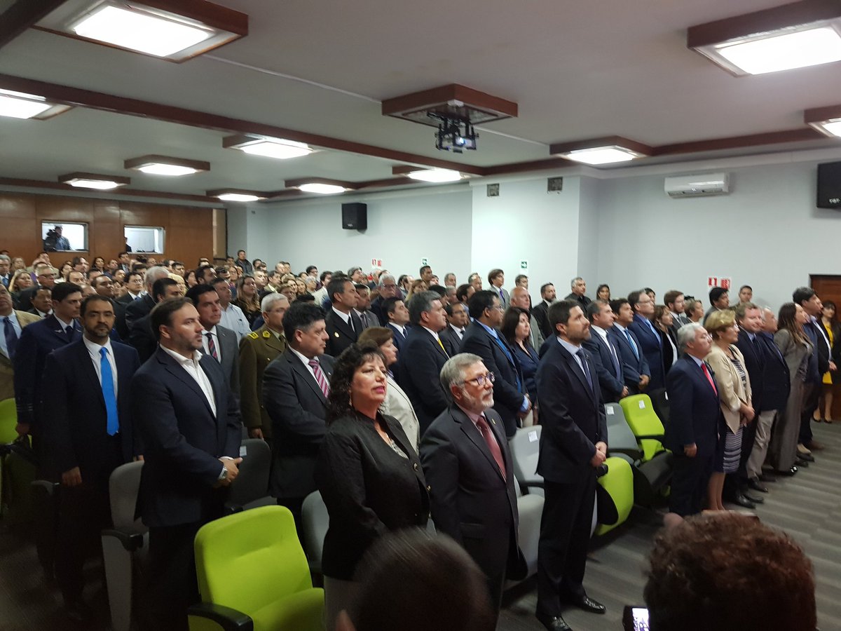 ColchaneChile's tweet photo. @ColchaneChile Javier García, asiste a la Cuenta Pública de @MAngelQuezada gestión 2017de la región de Tarapacá https://t.co/ZctHbWpCpD