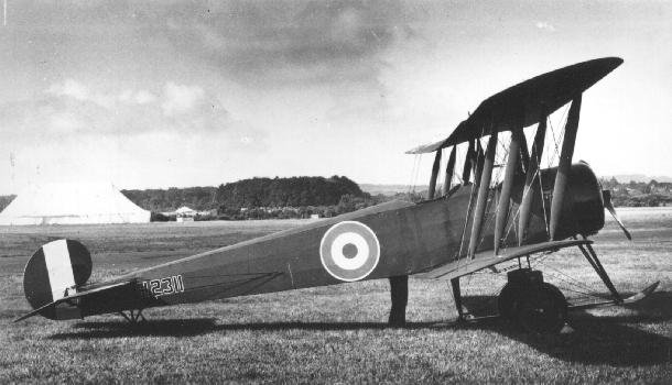 LimaSectorOps's tweet photo. #OnThisDay #1930
#FgOff F #Whittle got married in #Coventry. He had earlier flown to an airfield nearby escorted by a formation of ten @2ftsaerospace #Avro #504 trainers in honour of the occasion.
#Digby100 #RAF100 https://t.co/AeNjlqupFt