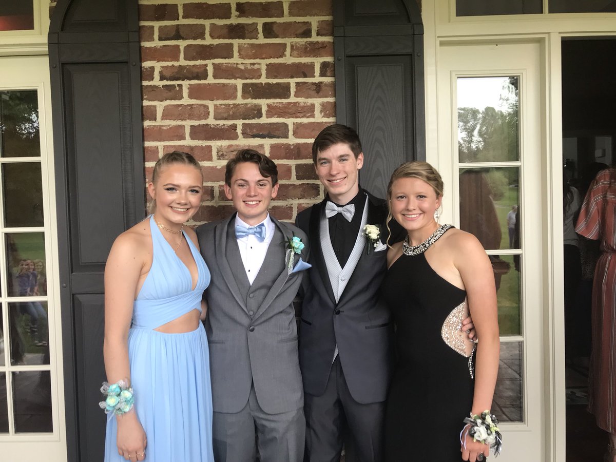 trevburg's tweet photo. Happy 18th Birthday to one of my best friends. Iโm gonna miss ya when you go to tampa. Glad to have been by your side since elementary school my guy #traceys #marylandisbetter https://t.co/dcF2GCnlKf