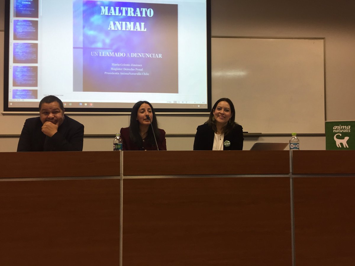 AnimaNat_Chile's tweet photo. Hoy nuestra presidenta de #ANChile @celestejim dando una charla sobre delito de #MaltratoAnimal en #UniversidadAutonoma #Talca #Chile #SoyAnimaNaturalis #DerechoAnimal @AnimaNaturalis https://t.co/rH1UeJD44d