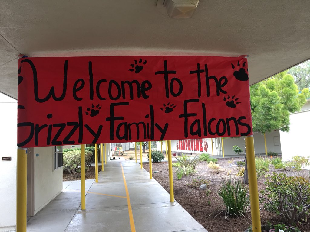 olavide_rafa's tweet image. What an awesome day for @Grapevine_VUSD welcoming our new Grizzlies @Olive_Falcons! Qué día tan especial ver a nuestros nuevos estudiantes de @Olive_Falcons