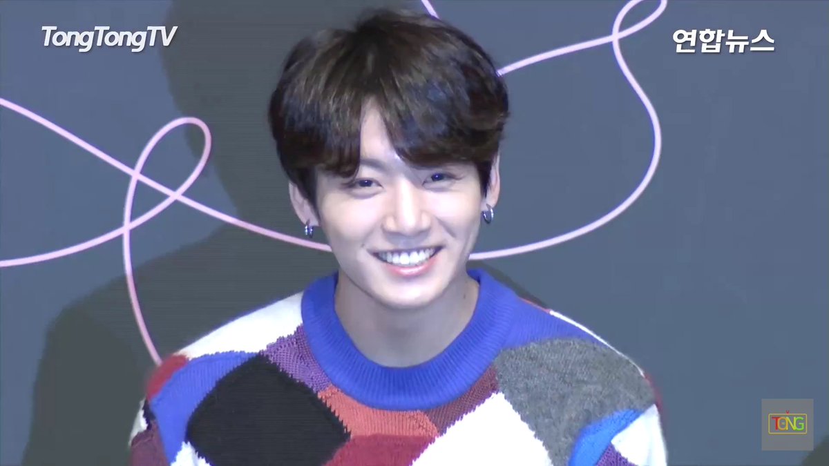 mako32790625's tweet photo. もうこんな顔をされたら
記者冥利につきるな　うん

#PremiosMTVMiaw      #MTVLAKPOPBTS  #MTVLAFANARMYBTS  #MTVLADANCEGOGO 
FAKE LOVE Don't Leave Me 
BTS 防弾少年団 @BTS_twt https://t.co/ul9HIficU9