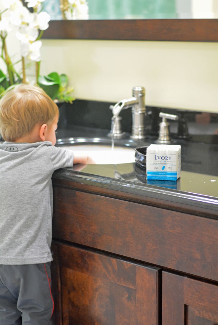 mommysfabfinds's tweet photo. Simplify life and enjoy the small things with @Ivory #ivorysoap #ad https://t.co/zGA8evS3h7 https://t.co/GFAs4KOURx