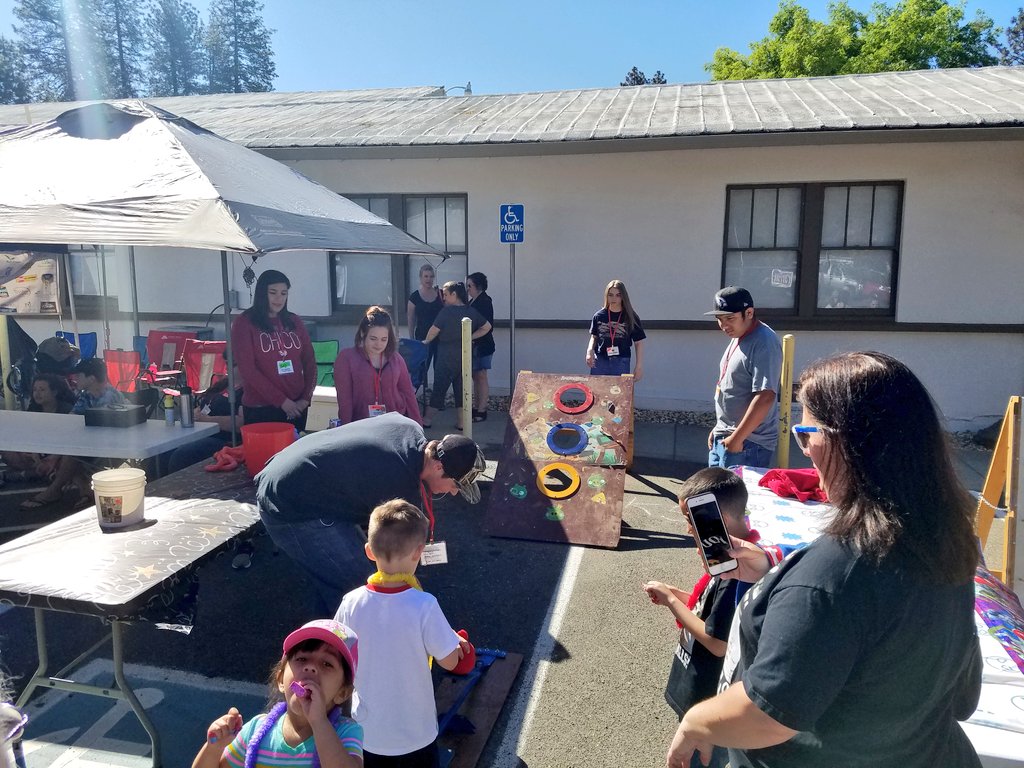 Thank you to all who volunteered on Saturday at the Paradise Chocolate Fest. Our students worked in the KidZone, running games for the children who attended. So proud that Ridgeview students and staff volunteered over 170 hours this year! #rvhswolverine #pusdk12