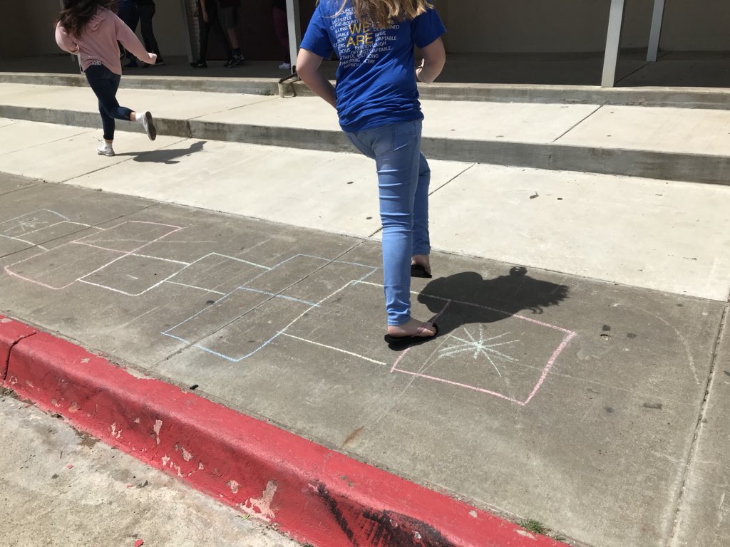 jenelisarhea's tweet photo. You’re never too old to hopscotch! 🏃🏻‍♀️🏃🏼‍♂️
Thanks @HenryAMCMS @dmorchat #watchforthelava 🌋 @AMCMSCatPRIDE #BeTheSpark https://t.co/quBP9mdX4w