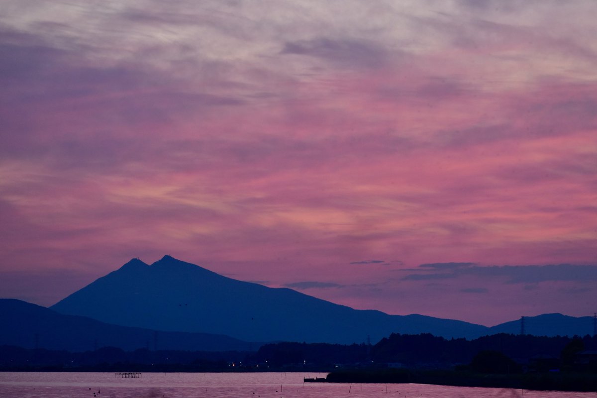 エツコ V Twitter 筑波山に沈む夕日 18 05 22 夕日 筑波山 トワイライト 夕空 むらさき色の空 霞ヶ浦 茨城県 小美玉市 紫峰 ダイヤモンド筑波 飛行機 日本 写真撮るのが好きな人と繋がりたい カメラ女子 Japan Tsukuba Sunset T Co Pi3mbobufo