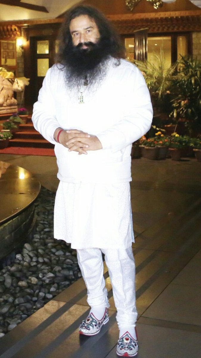 VeeNa72381399's tweet photo. @NavtejNsi #WorldRecordsForEyeScreening #GuinnessWorldRecordsByStRamRahim #79WelfareRecordsByStRamRahim #MegaPlantationDrives_ByStRamRahim https://t.co/HhHupQVUXs