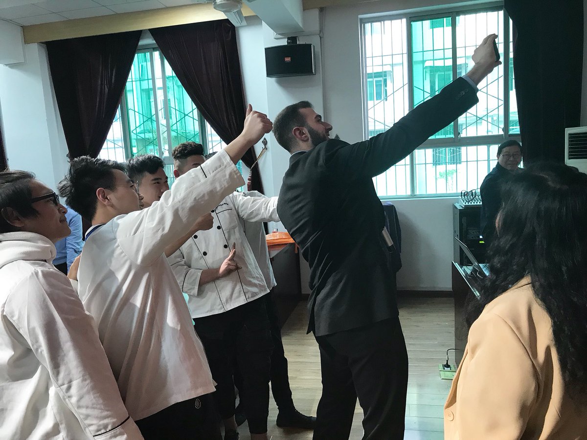CareerDeanIntl's tweet photo. There’s always time for selfies!! 😎

#j1internship #j1visa #j1visaprogram #culinaryschool #culinary #hospitality #savej1 #exchangesmatter #culturalexchange https://t.co/AZET8BmitL