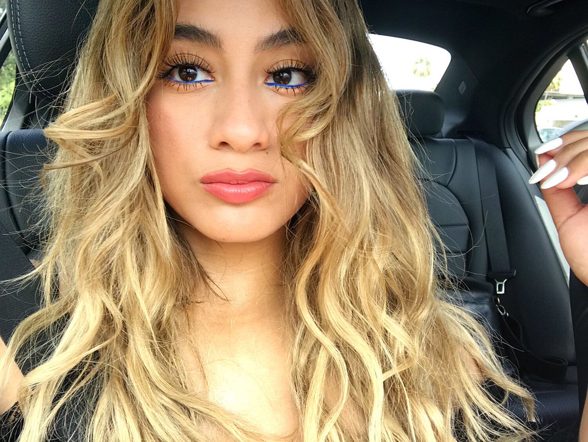 AllyBrooke's tweet photo. Obsessed with my new makeup from @UrbanDecay 😍 I’m in love with this “Chaos” blue eyeliner &amp; gorgeous “Ravenswood” lipstick 💋 Thank you @UrbanDecay 😘 https://t.co/gdIPqU6MLG