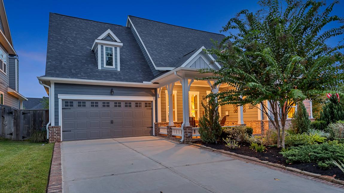 It seems like everyone is making the move to .<a href="/bonterra55/">Bonterra</a> at Woodforest these days - including one of our favorite builders, .<a href="/DarlingHomesHou/">DarlingHomesHouston</a>! bit.ly/2GJNvSx