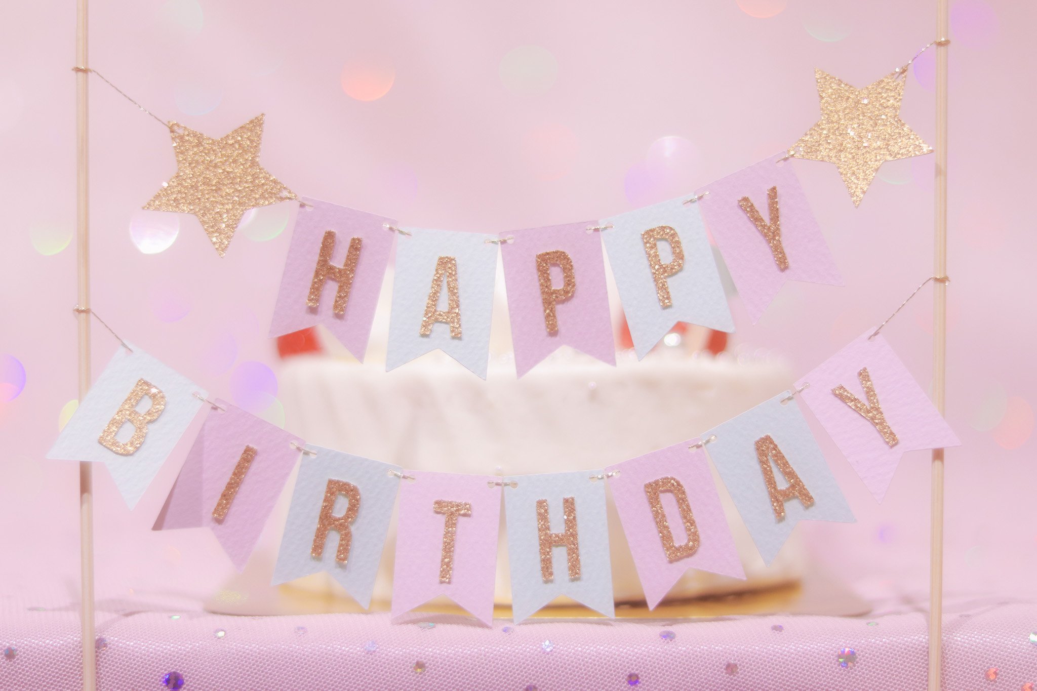Girly Drop オシャレな無料画像 No Twitter かわいい誕生日画像 ケーキよりも前面でアピールする Happy Birthday のケーキトッパー T Co On5ixyrq8d Happybirthday おめでとう お祝い お誕生日おめでとう ケーキ ケーキトッパー 誕生日ケーキ