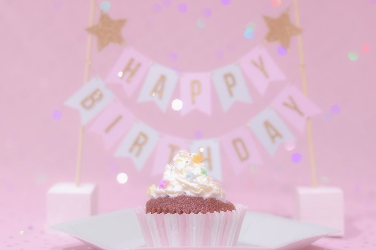 Girly Drop オシャレな無料画像 בטוויטר かわいい誕生日画像 カップケーキとオシャレなケーキトッパー Happy Birthday T Co Yzxrdxtrph Happybirthday おめでとう お祝い お誕生日おめでとう カップ ケーキ ケーキ ケーキトッパー 誕生日ケーキ